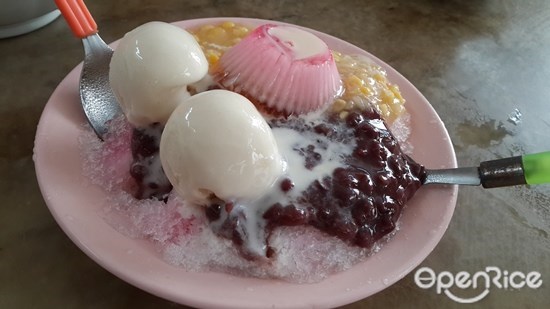 six must try desserts in Penang, Penang Road Famous Teochew Chendul, Penang Road Famous Chendol, Ais Kacang Kafe Kek Seng, Macallum Street Hock Seng Rojak, China House cakes, The Sweet Temptations Shop House, Sweet i