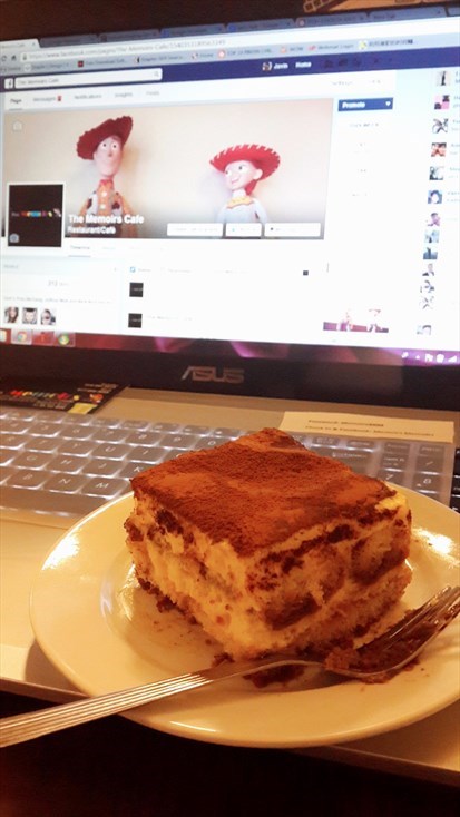 I just spent whole afternoon at the cafe.