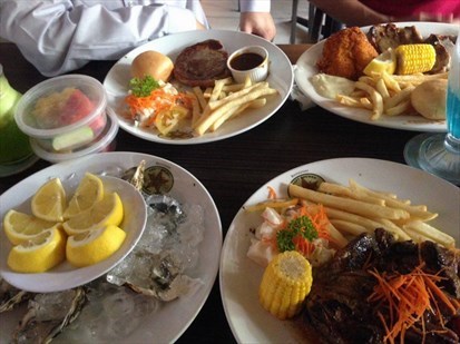 They also serve oyster.No need to go to Hotel to enjoy,:P
